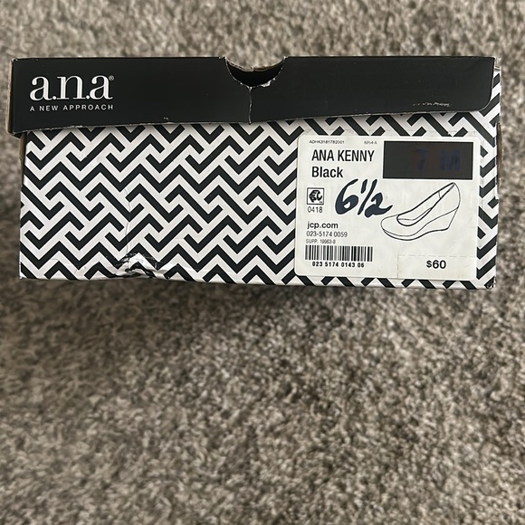 NWB a.n.a Kenny Wedge Heels. Black. Sz 6 1/2 M - Picture 7 of 7